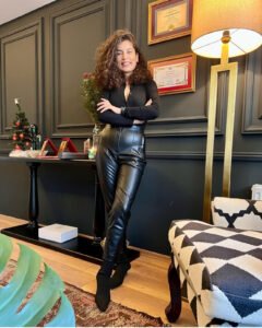 Esra Naz Özel